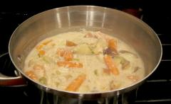 Slow Cooker Creamy Chicken with Vegetables